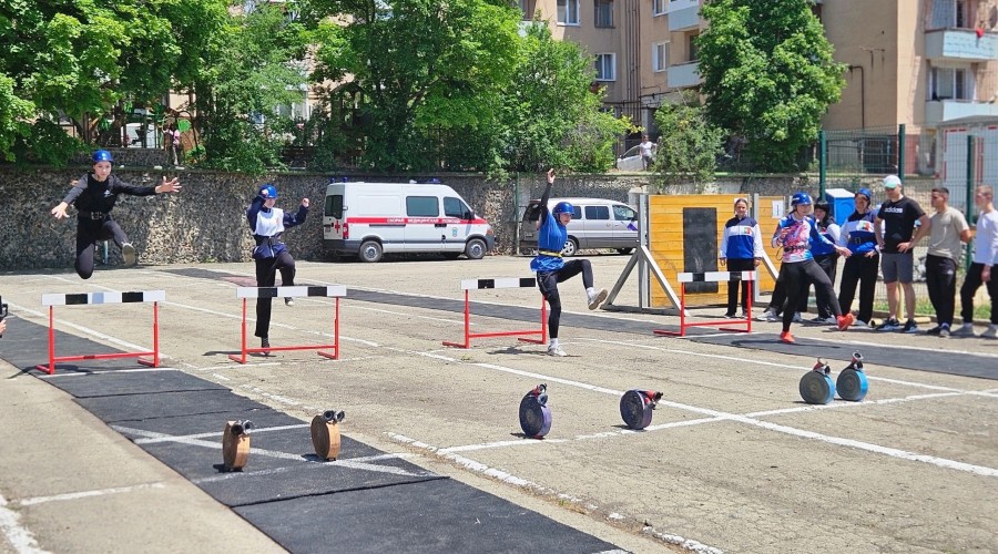  Студенты из Керчи взяли призовое место на соревнованиях по пожарно-спасательному спорту